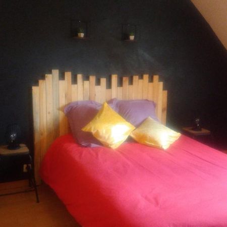 Les Petites Brosses Bed & Breakfast Montbizot Ngoại thất bức ảnh