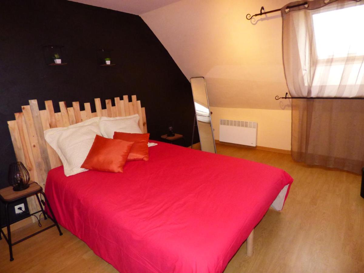 Les Petites Brosses Bed & Breakfast Montbizot Ngoại thất bức ảnh