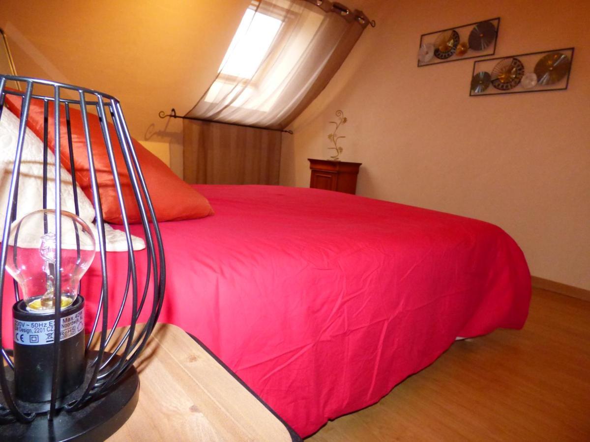 Les Petites Brosses Bed & Breakfast Montbizot Ngoại thất bức ảnh