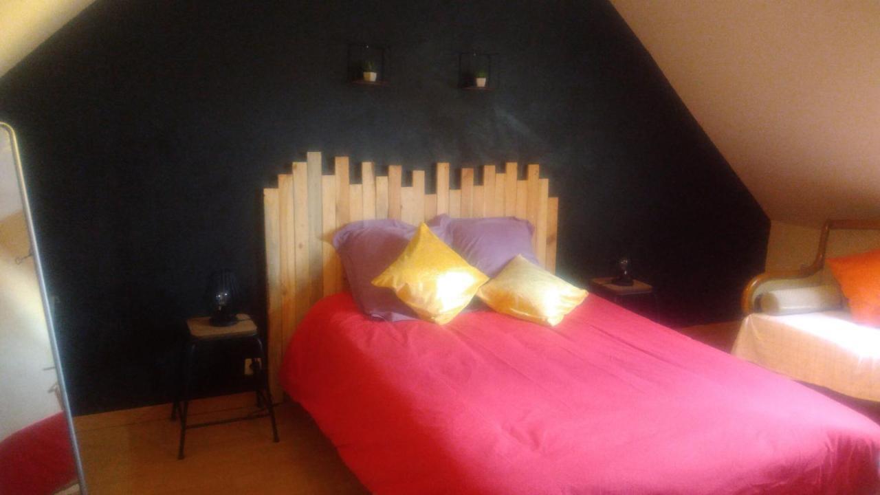 Les Petites Brosses Bed & Breakfast Montbizot Ngoại thất bức ảnh